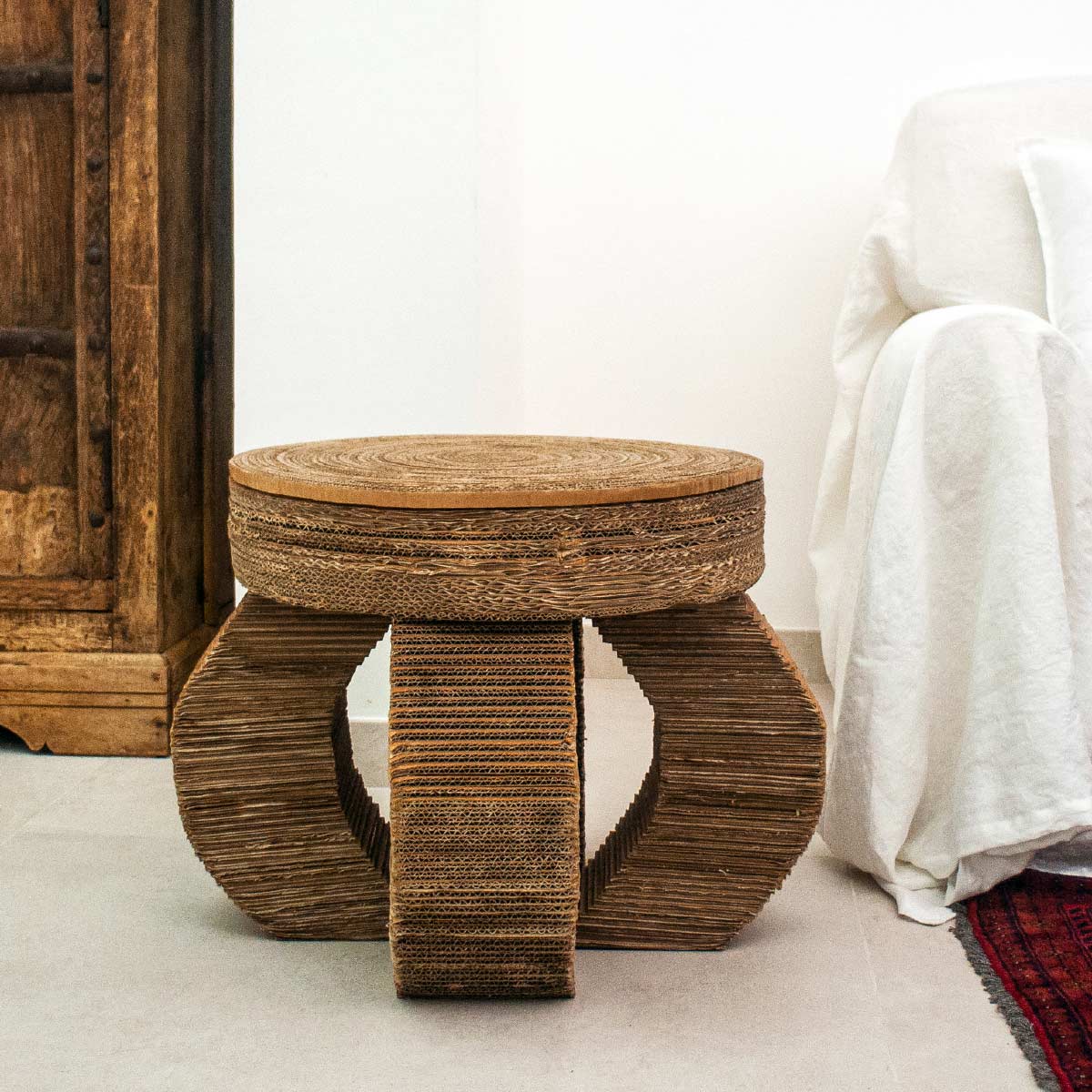 Alessandra Bray Stool Starter Cardboard Italiano Plurale artist