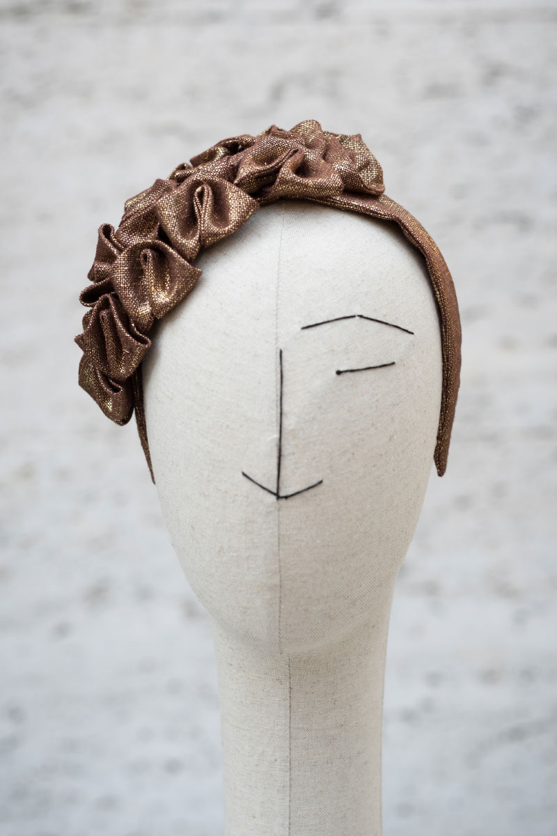 Headpiece Cloud coated linen gold Veronica Innocenzi Acapo italiano plurale artist