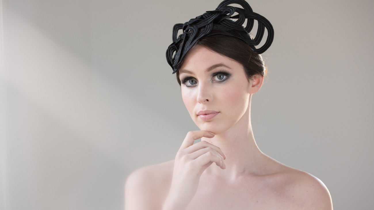 contemporary artist Veronica Innocenzi headpiece italiano plurale