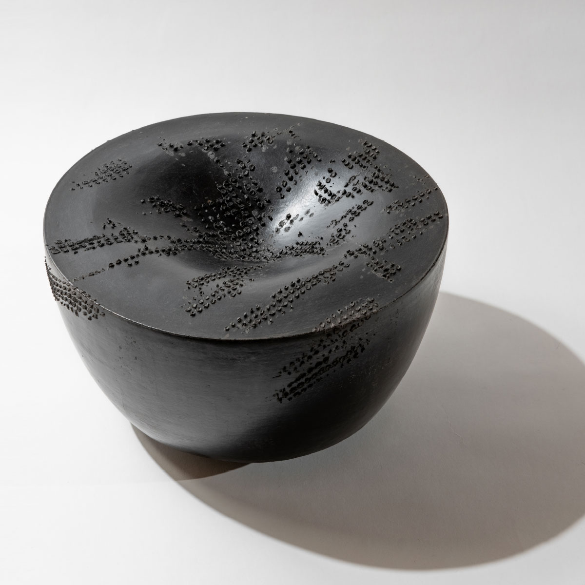 sculpture darkness white semirefractory clay Lara De Sio Italiano Plurale artist