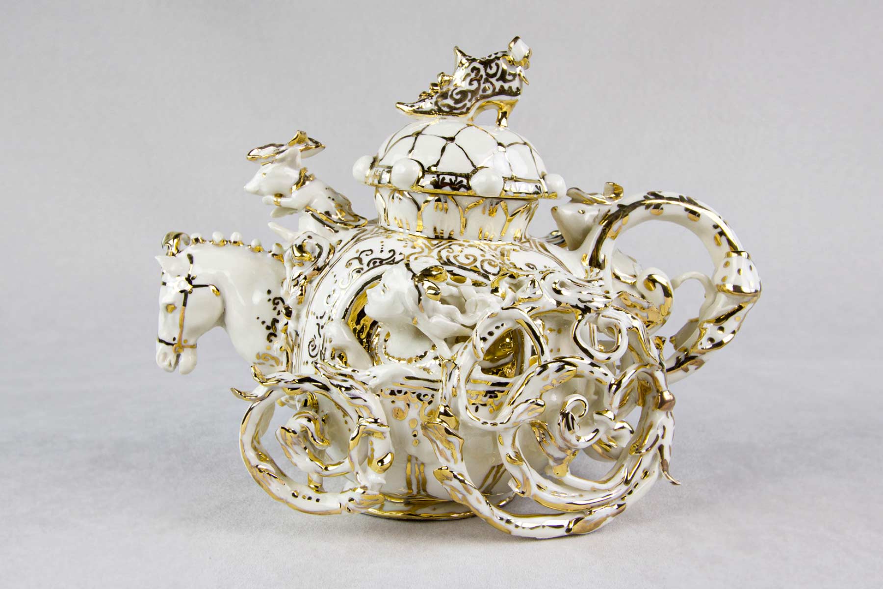 teapot cinderella porcelain gold Cecilia Coppola Italiano Plurale artist