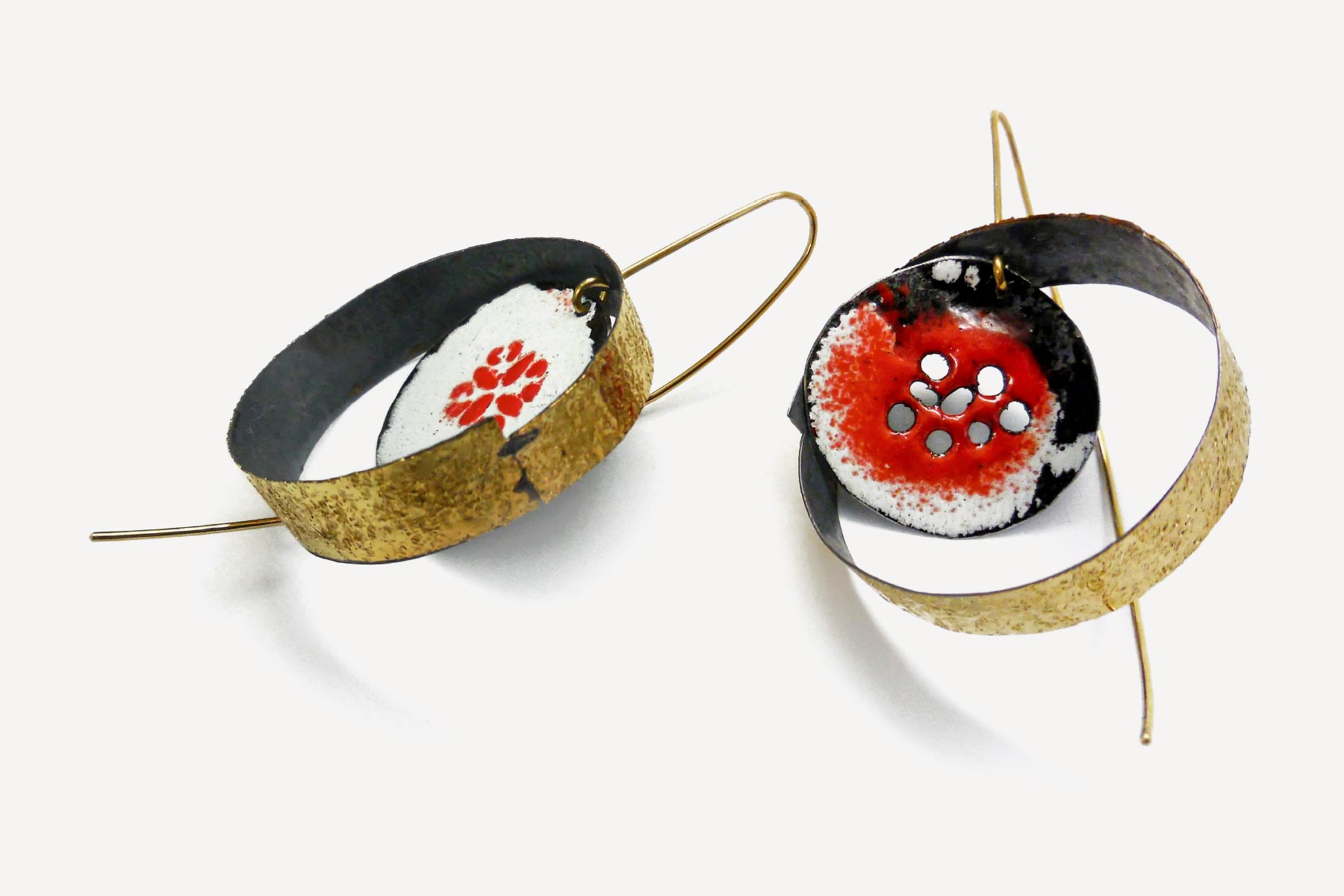 Giorgio Chiarcos earings kosmos gold silver white and red enamel Italiano Plurale