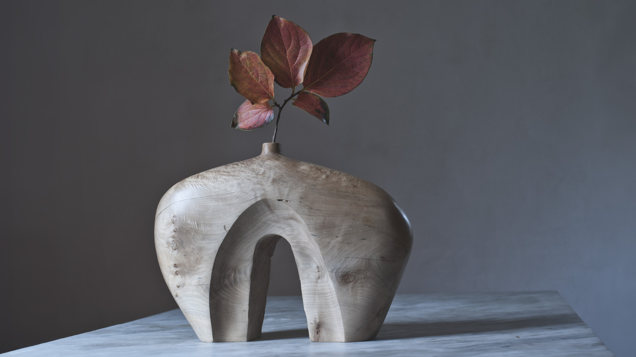 italian contemporary art Stefano Puzzuoli Sculpted vase maple wood Italiano Plurale